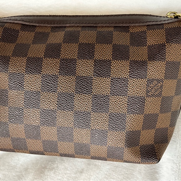 Louis Vuitton Damier Ebene Ilovo Bag - Picture 3 of 16
